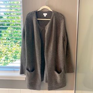 Like new tan size medium Old Navy cardigan